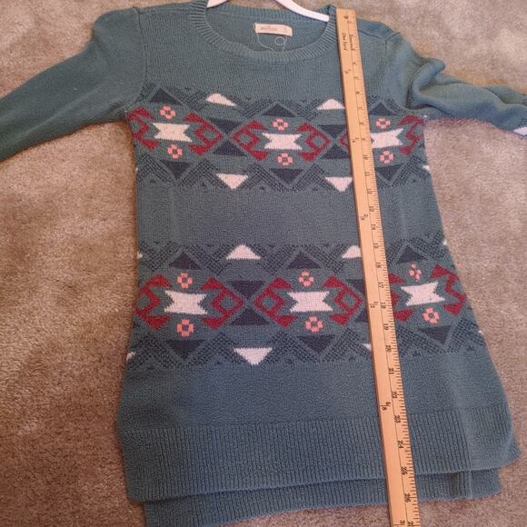 Hollister Size Small S Geometric Triangle Abstract Green Sweater Winter - Picture 5 of 9